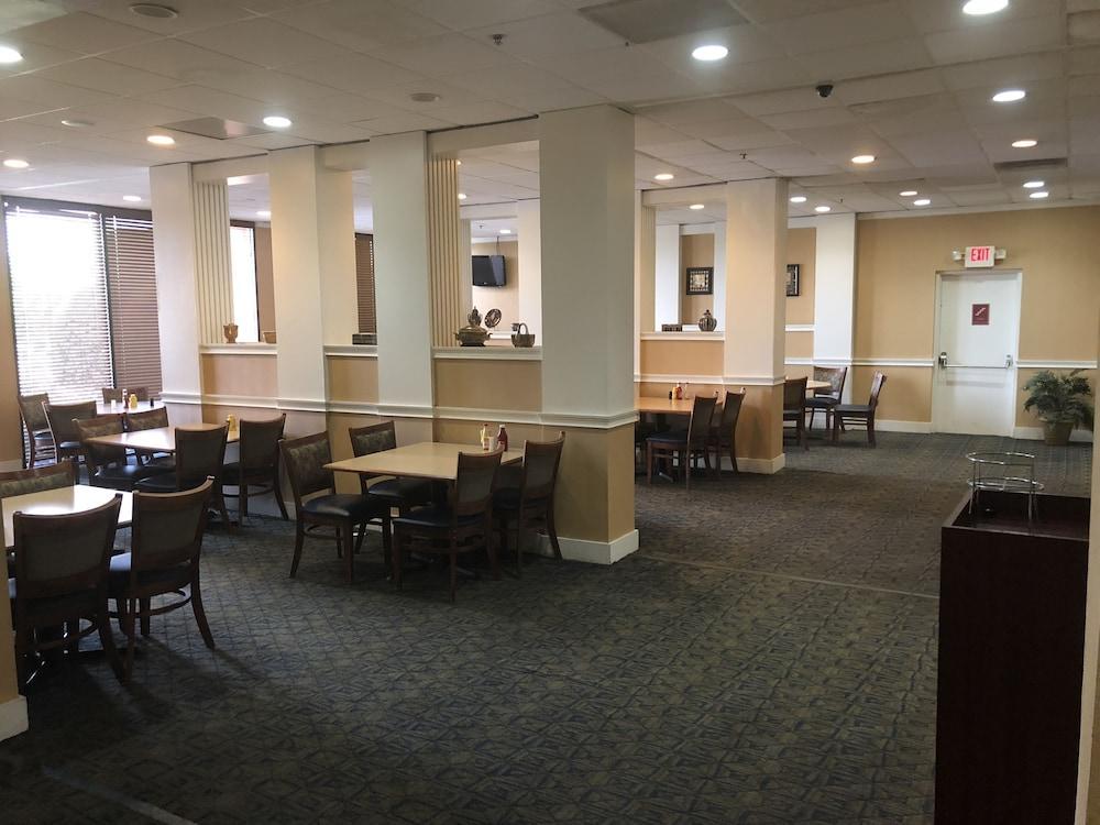 Wyndham Garden Atlanta Airport Hotel College Park Екстериор снимка