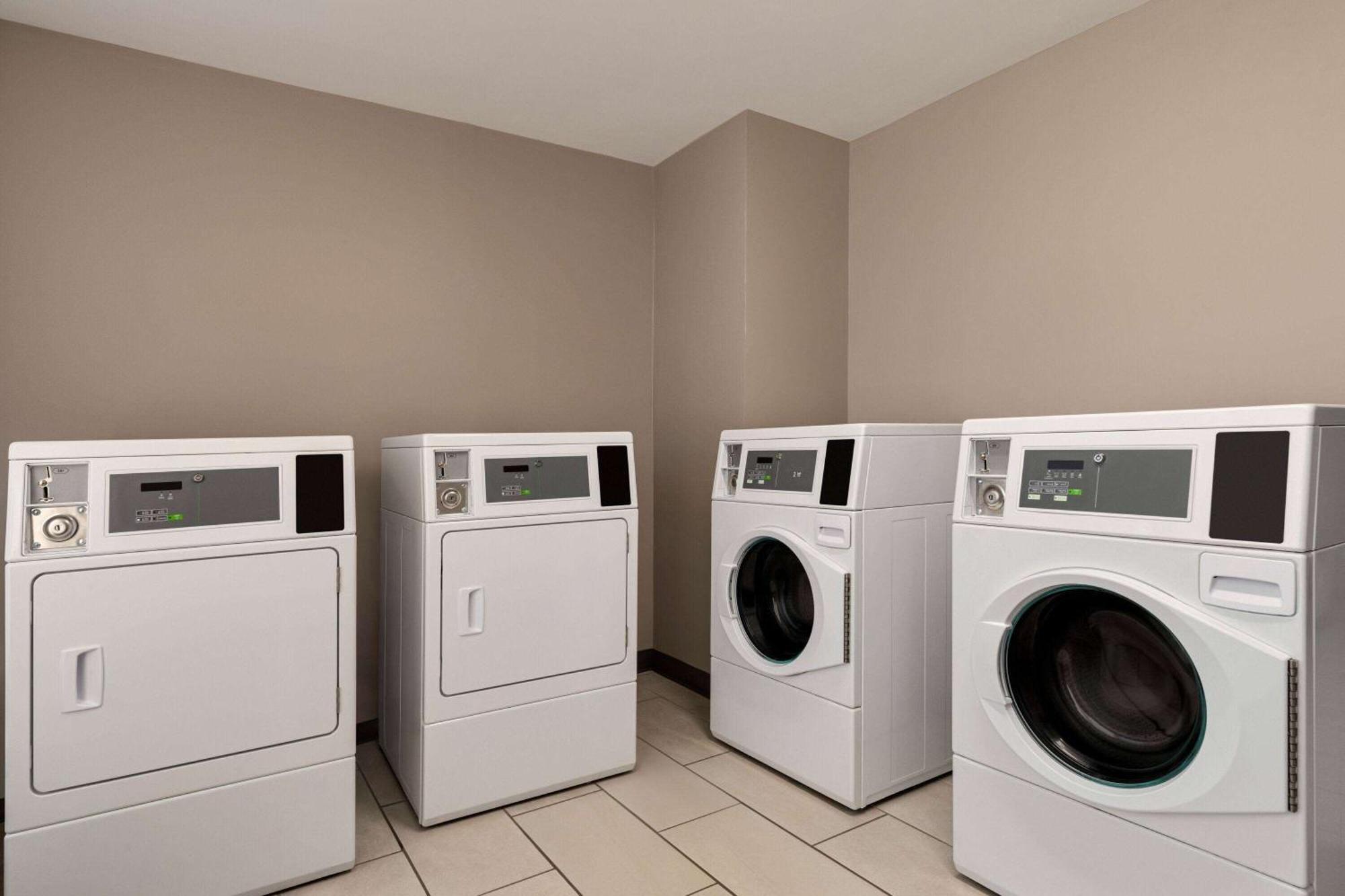 Wyndham Garden Atlanta Airport Hotel College Park Екстериор снимка
