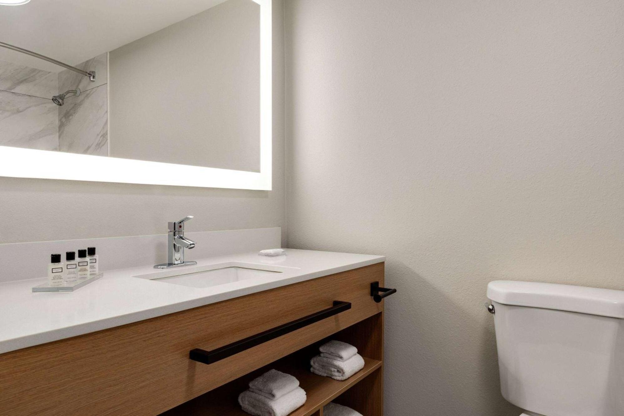 Wyndham Garden Atlanta Airport Hotel College Park Екстериор снимка