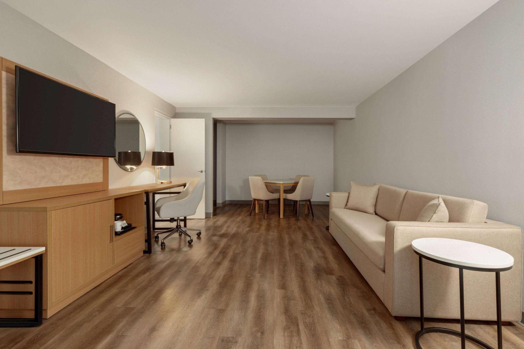Wyndham Garden Atlanta Airport Hotel College Park Екстериор снимка
