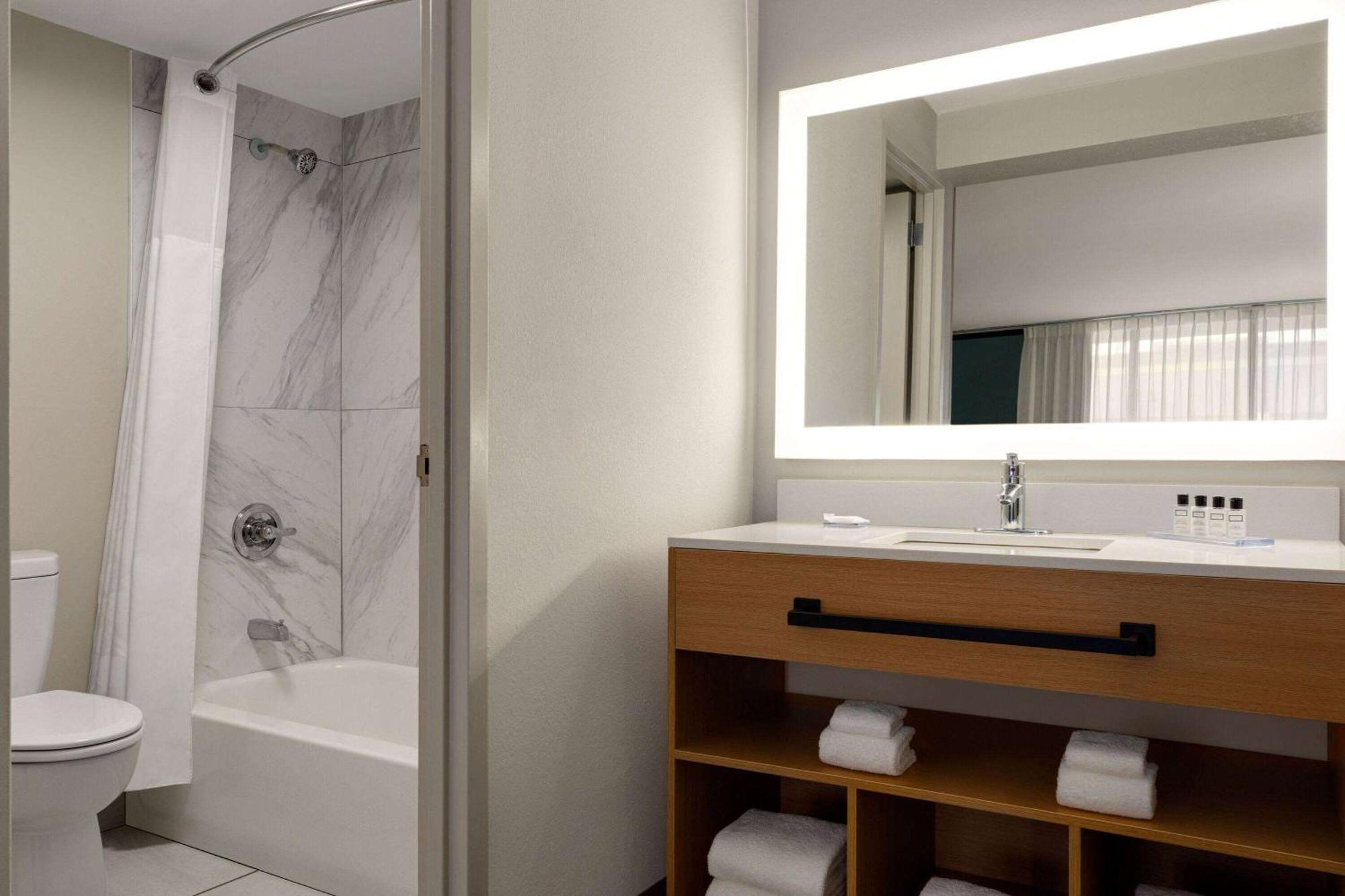 Wyndham Garden Atlanta Airport Hotel College Park Екстериор снимка